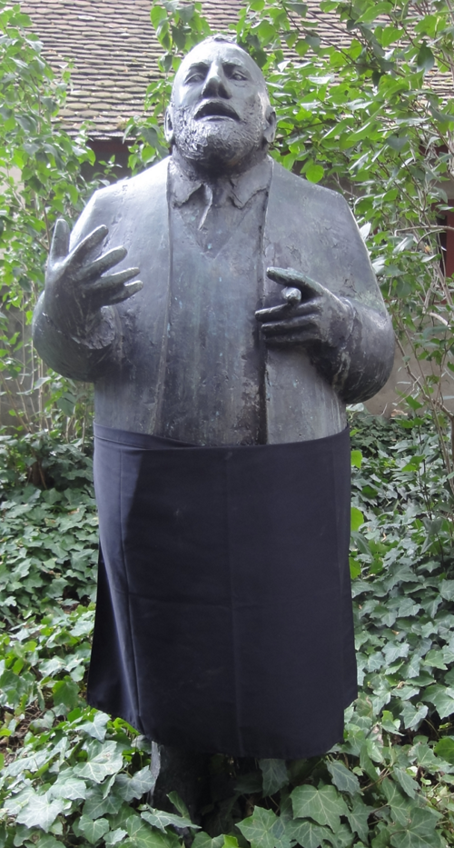 Statue